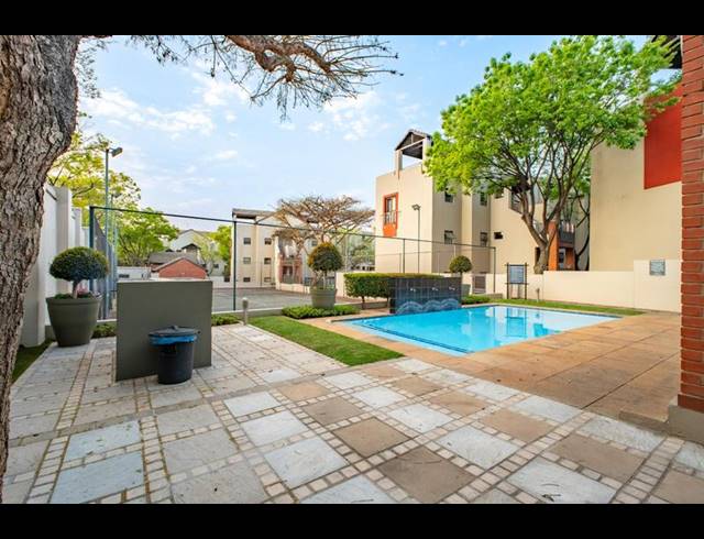 1 BEDROOM APARTMENT FOR SALE IN BRYANSTON